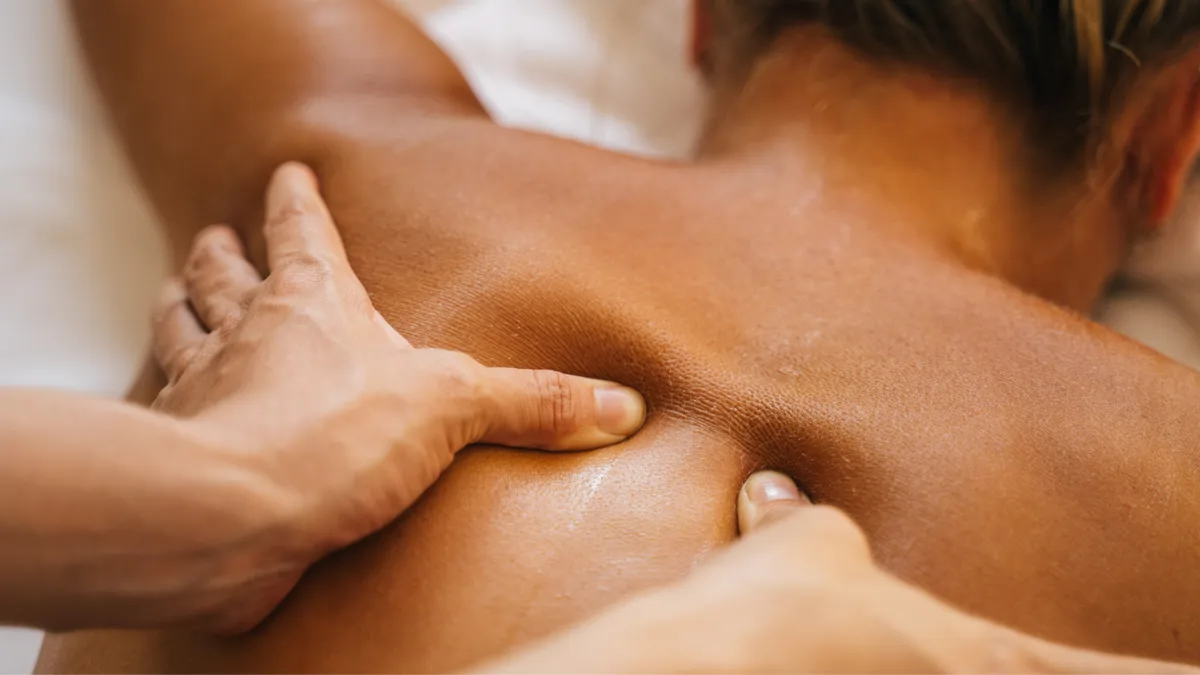 Masaje terapéutico y Shiatsu clínico para descontracturar.